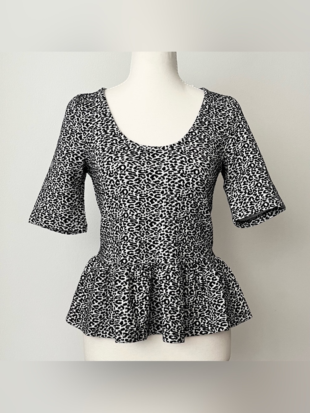Maeve Anthropologie Women's Animal Print Peplum Top Black White Size S Feminine